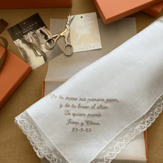 Pañuelo con mensaje. Lino 100%