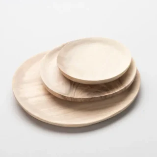 Platos artesanales de madera de nogal