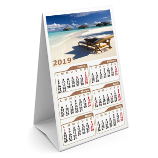 Calendario de sobremesa triangular