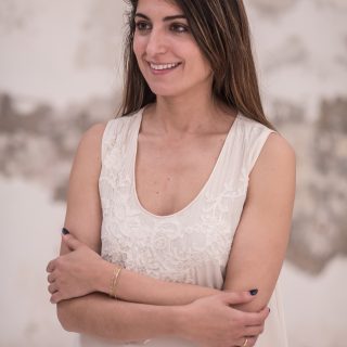 Camisón de mujer bordado en seda – Modelo Peonía